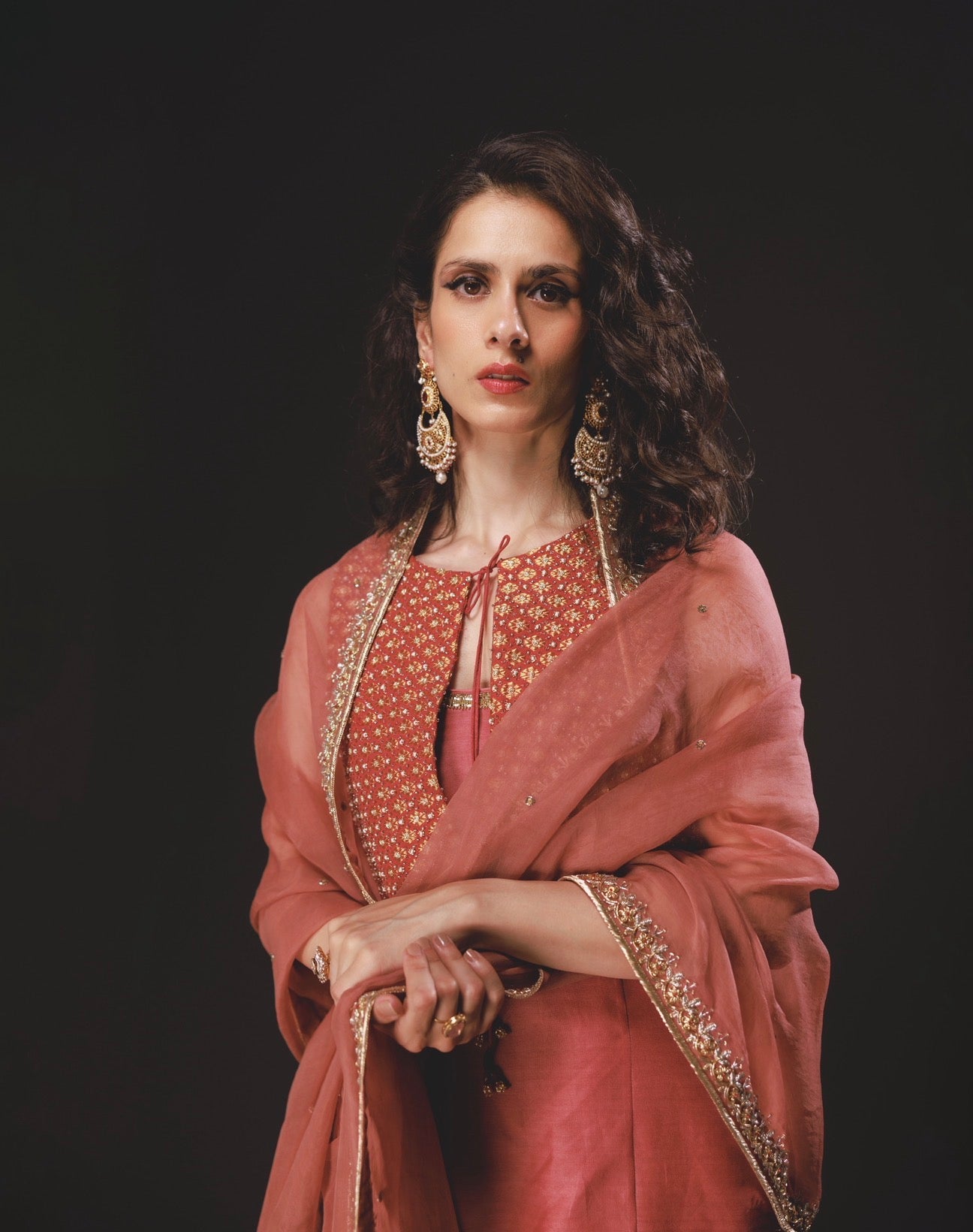 Zoya Set in Laal
