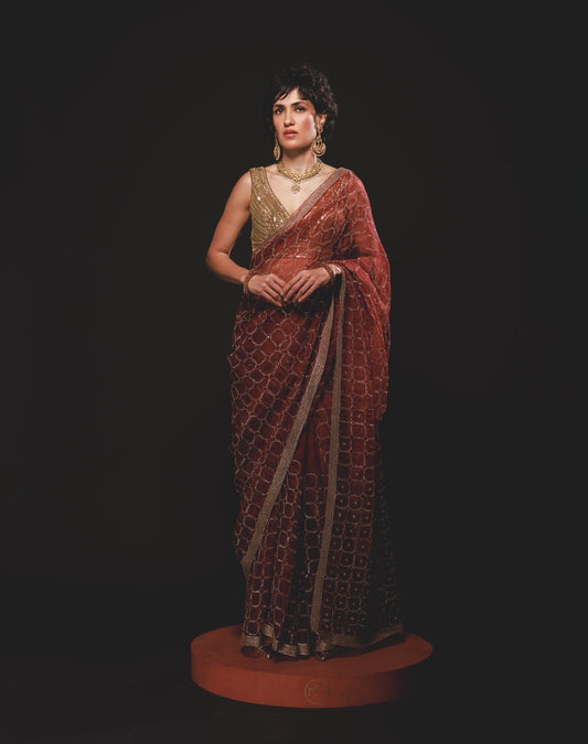 Chaukor saree set in Laal