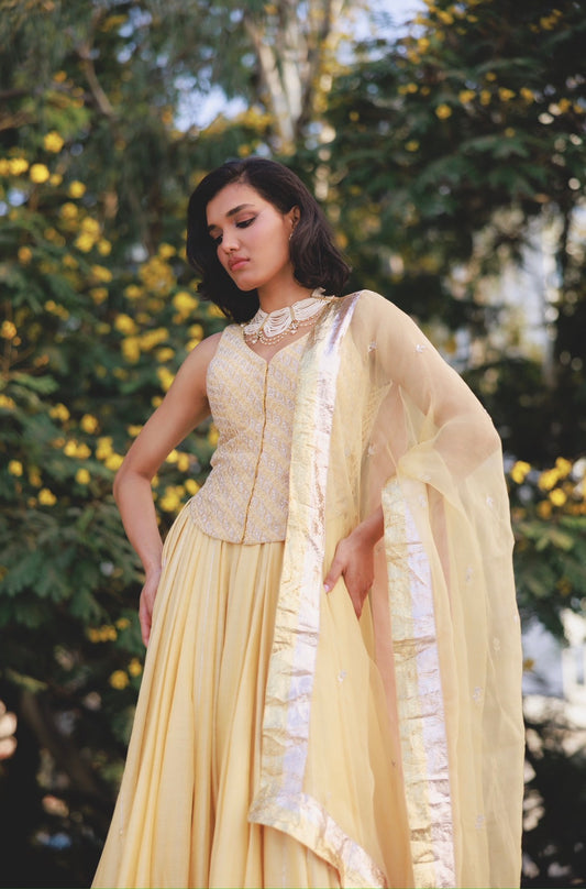Abhinetri corset in Butter